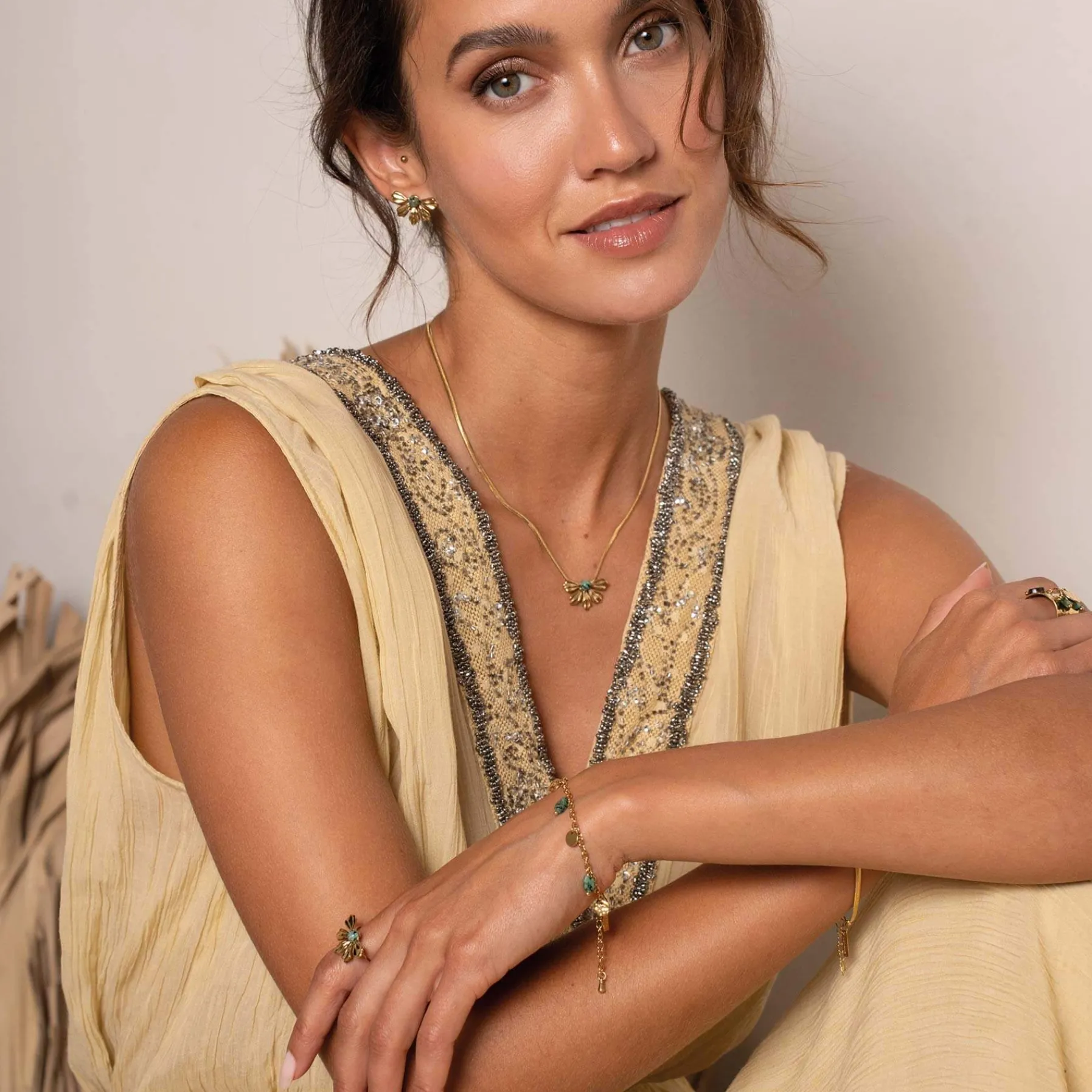 Femme Luzaka Colliers<Collier Amélie acier doré or pierre Pin Africain