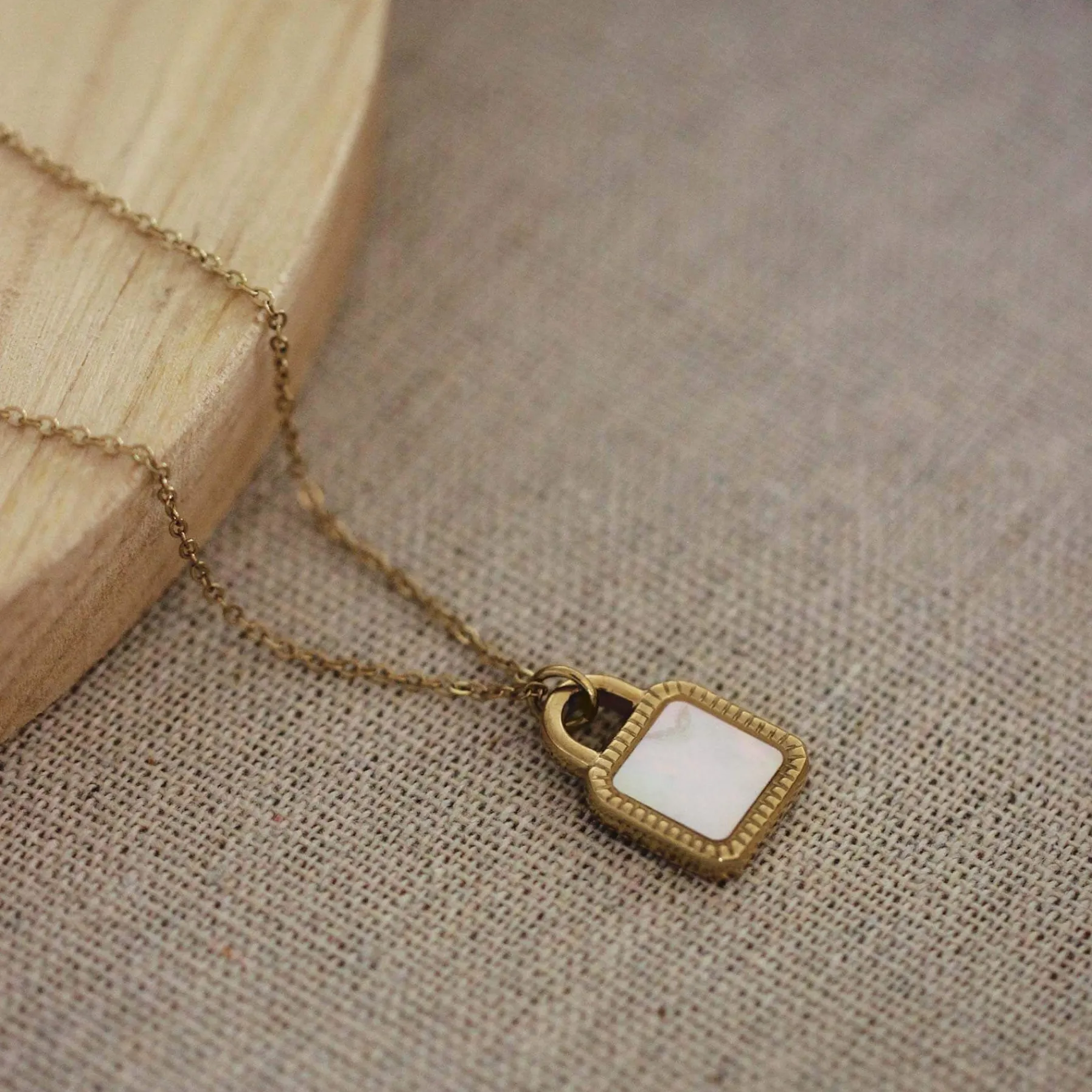 Femme Luzaka Colliers<Collier Cadenas nacre doré or